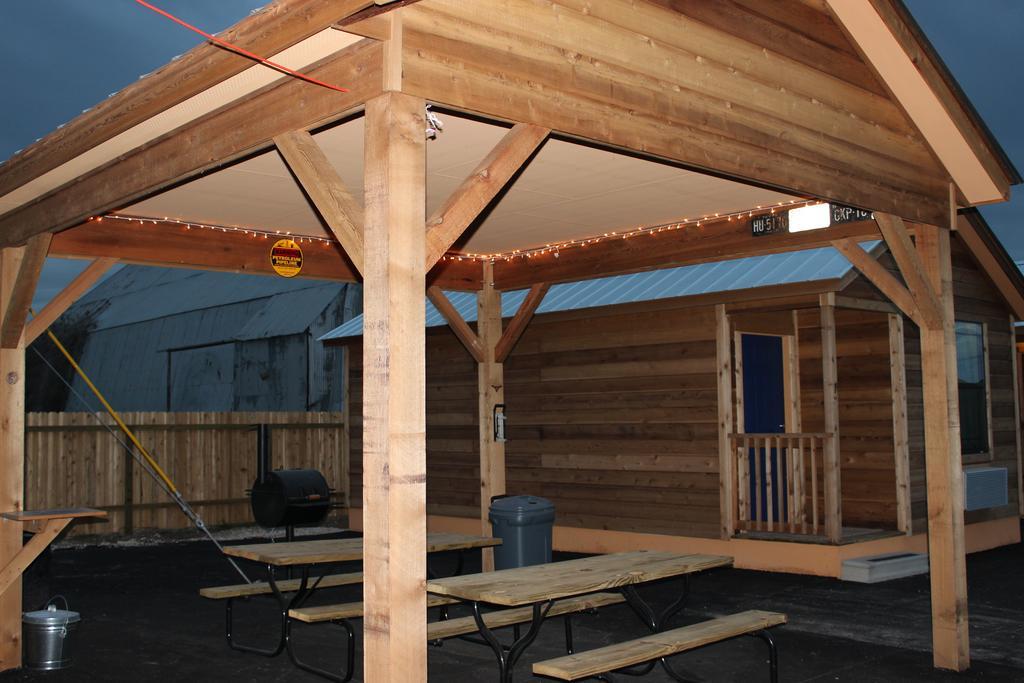 4K Lodges Poth Exterior foto